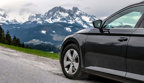 skoda-roule-route-de-montagne